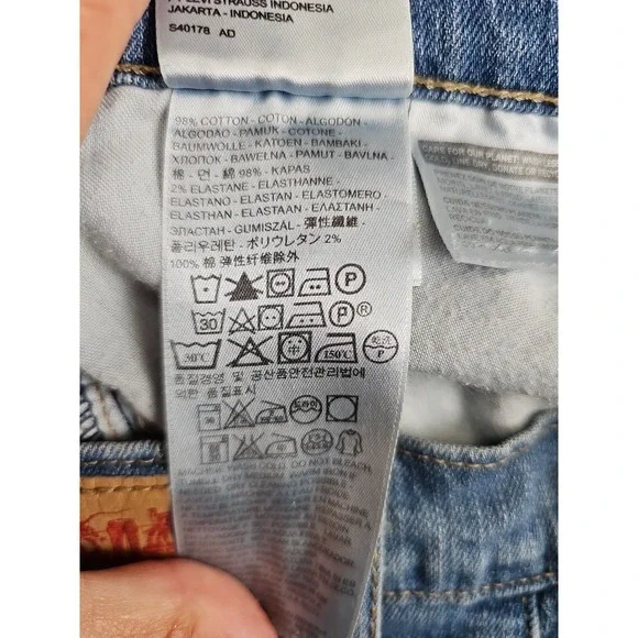 Levis‎ 524 Bootcut Women's 33x30 Light Wash Denim Jeans - Picture 4 of 8